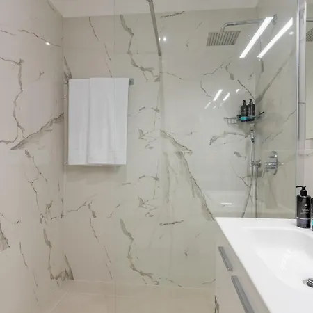 Moonlight By Lovelystay *