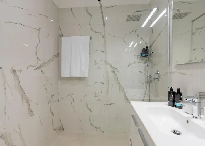 Moonlight By Lovelystay *